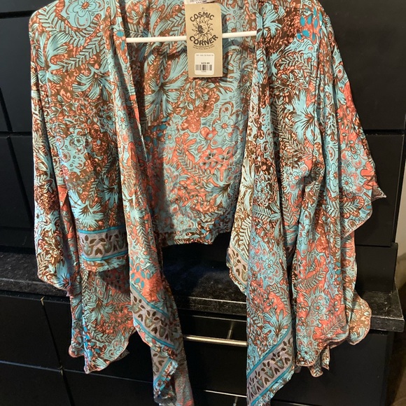 Blue and orangeish/pink fly away/wrap size large - Picture 5 of 6